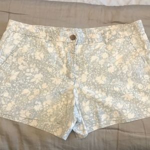 Gap Ladies shorts size 8 like new